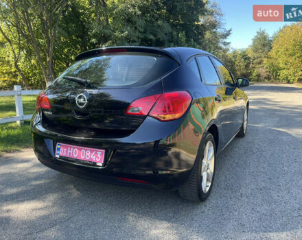 Опель Астра 2010 у Корсунь-Шевченковском на Automoto.ua Чорний Опель Астра, об'ємом двигуна 1.6 л та пробігом 184 тис. км за 6000 $, фото 6 на Automoto.ua