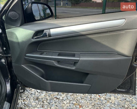 Опель Астра 2010 в Коломые на Automoto.ua Черный Опель Астра, объемом двигателя 1.25 л и пробегом 150 тыс. км за 6700 $, фото 23 на Automoto.ua