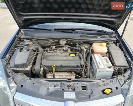 Чорний Опель Астра, об'ємом двигуна 1.6 л та пробігом 201 тис. км за 4200 $, фото 4 на Automoto.ua