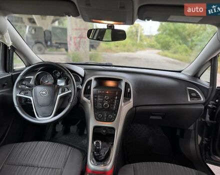 Черный Опель Астра, объемом двигателя 1.69 л и пробегом 249 тыс. км за 3950 $, фото 9 на Automoto.ua