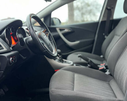 Черный Опель Астра, объемом двигателя 1.6 л и пробегом 174 тыс. км за 7500 $, фото 16 на Automoto.ua