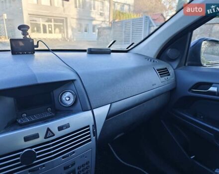 Чорний Опель Астра, об'ємом двигуна 1.36 л та пробігом 261 тис. км за 6900 $, фото 9 на Automoto.ua
