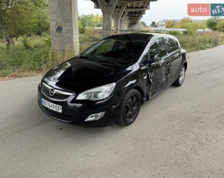 Черный Опель Астра, объемом двигателя 1.69 л и пробегом 249 тыс. км за 3950 $, фото 5 на Automoto.ua
