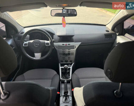 Черный Опель Астра, объемом двигателя 1.6 л и пробегом 169 тыс. км за 7250 $, фото 38 на Automoto.ua