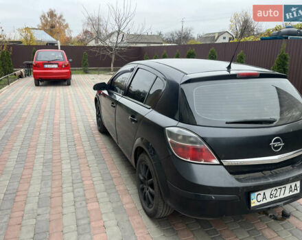 Черный Опель Астра, объемом двигателя 1.6 л и пробегом 125 тыс. км за 5000 $, фото 4 на Automoto.ua
