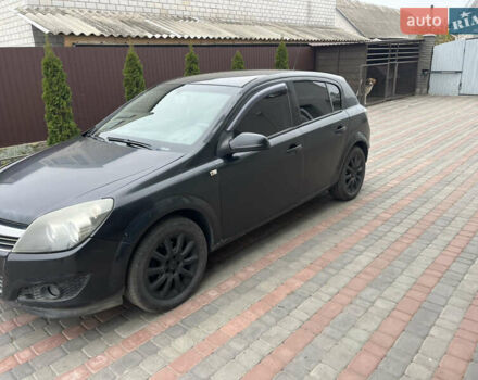 Черный Опель Астра, объемом двигателя 1.6 л и пробегом 125 тыс. км за 5000 $, фото 1 на Automoto.ua