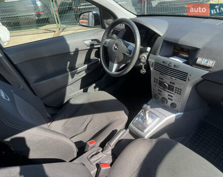 Черный Опель Астра, объемом двигателя 1.6 л и пробегом 130 тыс. км за 6990 $, фото 30 на Automoto.ua