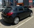 Черный Опель Астра, объемом двигателя 1.7 л и пробегом 254 тыс. км за 7800 $, фото 6 на Automoto.ua
