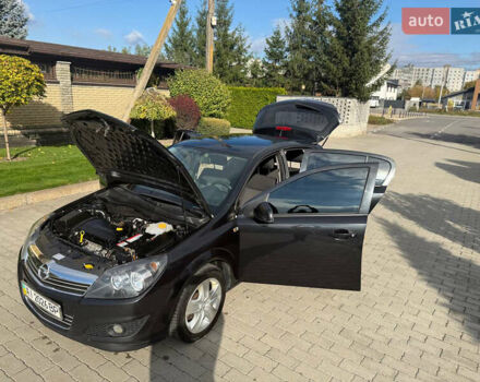 Черный Опель Астра, объемом двигателя 1.6 л и пробегом 169 тыс. км за 7250 $, фото 12 на Automoto.ua