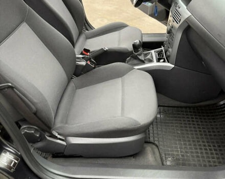 Черный Опель Астра, объемом двигателя 1.6 л и пробегом 169 тыс. км за 6750 $, фото 29 на Automoto.ua