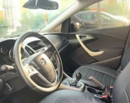 Черный Опель Астра, объемом двигателя 1.7 л и пробегом 254 тыс. км за 7300 $, фото 6 на Automoto.ua