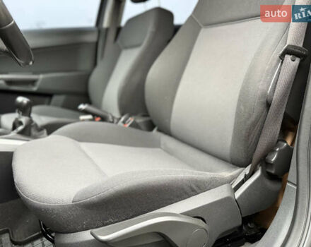 Черный Опель Астра, объемом двигателя 1.6 л и пробегом 169 тыс. км за 6750 $, фото 26 на Automoto.ua