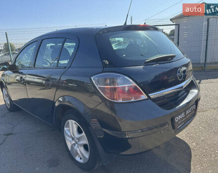 Черный Опель Астра, объемом двигателя 1.6 л и пробегом 130 тыс. км за 6990 $, фото 7 на Automoto.ua