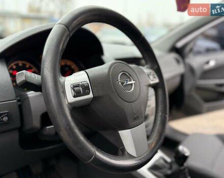 Черный Опель Астра, объемом двигателя 1.6 л и пробегом 169 тыс. км за 6750 $, фото 25 на Automoto.ua