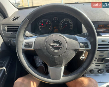 Черный Опель Астра, объемом двигателя 1.6 л и пробегом 130 тыс. км за 6990 $, фото 18 на Automoto.ua