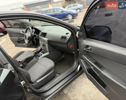 Черный Опель Астра, объемом двигателя 1.6 л и пробегом 169 тыс. км за 6750 $, фото 30 на Automoto.ua