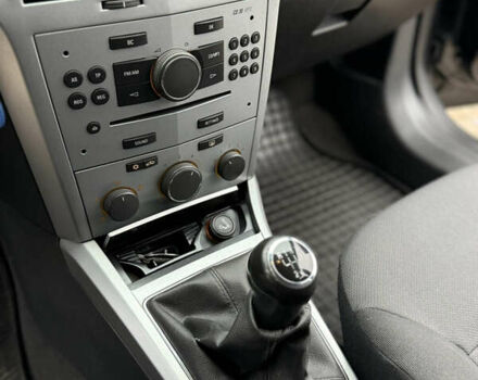 Черный Опель Астра, объемом двигателя 1.6 л и пробегом 169 тыс. км за 6750 $, фото 24 на Automoto.ua