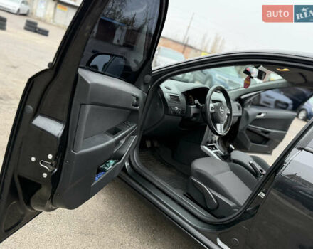 Черный Опель Астра, объемом двигателя 1.6 л и пробегом 169 тыс. км за 6750 $, фото 16 на Automoto.ua