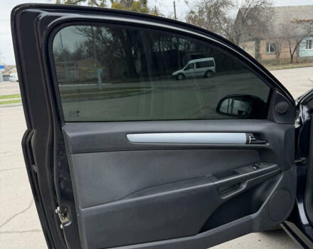 Черный Опель Астра, объемом двигателя 1.6 л и пробегом 215 тыс. км за 3999 $, фото 22 на Automoto.ua