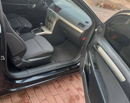 Черный Опель Астра, объемом двигателя 1.4 л и пробегом 234 тыс. км за 4400 $, фото 12 на Automoto.ua