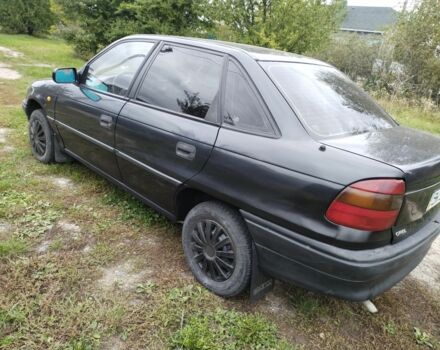 Черный Опель Астра, объемом двигателя 1.8 л и пробегом 270 тыс. км за 1750 $, фото 2 на Automoto.ua