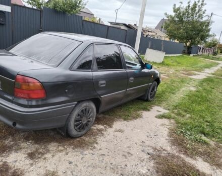 Черный Опель Астра, объемом двигателя 1.8 л и пробегом 270 тыс. км за 1750 $, фото 5 на Automoto.ua