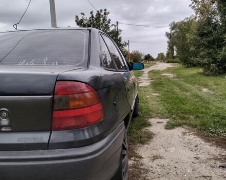 Черный Опель Астра, объемом двигателя 1.8 л и пробегом 270 тыс. км за 1750 $, фото 4 на Automoto.ua