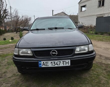Чорний Опель Астра, об'ємом двигуна 1.6 л та пробігом 350 тис. км за 1800 $, фото 1 на Automoto.ua