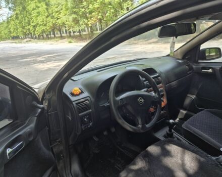 Черный Опель Астра, объемом двигателя 1.6 л и пробегом 202 тыс. км за 2200 $, фото 4 на Automoto.ua