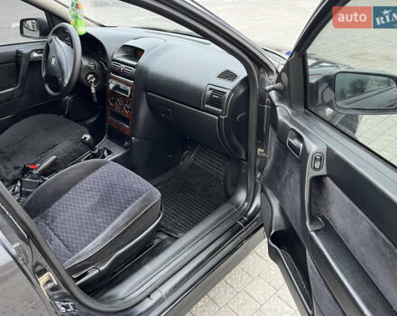 Черный Опель Астра, объемом двигателя 1.6 л и пробегом 205 тыс. км за 1999 $, фото 10 на Automoto.ua