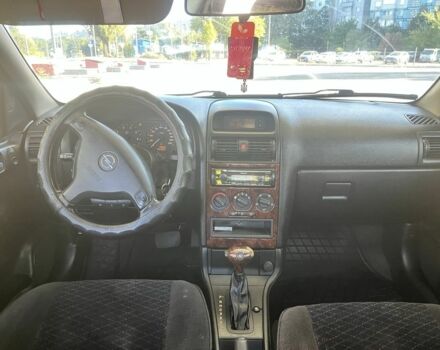 Черный Опель Астра, объемом двигателя 1.6 л и пробегом 251 тыс. км за 3500 $, фото 3 на Automoto.ua