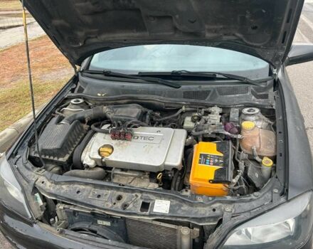 Черный Опель Астра, объемом двигателя 1.6 л и пробегом 290 тыс. км за 3000 $, фото 4 на Automoto.ua