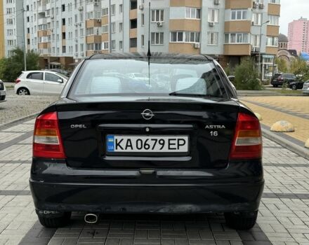 Черный Опель Астра, объемом двигателя 1.4 л и пробегом 205 тыс. км за 3900 $, фото 3 на Automoto.ua