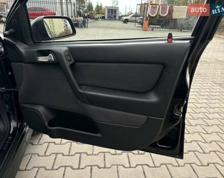 Черный Опель Астра, объемом двигателя 1.4 л и пробегом 205 тыс. км за 3800 $, фото 23 на Automoto.ua