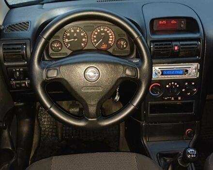 Черный Опель Астра, объемом двигателя 1.4 л и пробегом 166 тыс. км за 4700 $, фото 13 на Automoto.ua