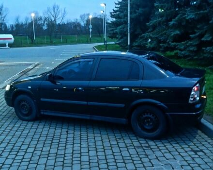 Черный Опель Астра, объемом двигателя 1.4 л и пробегом 214 тыс. км за 1800 $, фото 6 на Automoto.ua