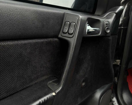 Черный Опель Астра, объемом двигателя 2 л и пробегом 300 тыс. км за 3800 $, фото 10 на Automoto.ua