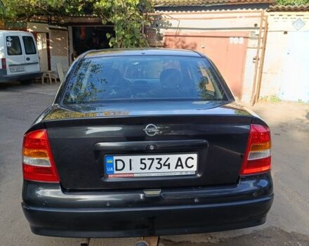 Черный Опель Астра, объемом двигателя 1.4 л и пробегом 136 тыс. км за 3900 $, фото 4 на Automoto.ua