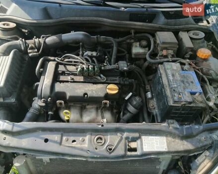 Черный Опель Астра, объемом двигателя 1.4 л и пробегом 250 тыс. км за 3000 $, фото 8 на Automoto.ua