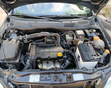 Черный Опель Астра, объемом двигателя 1.4 л и пробегом 136 тыс. км за 3900 $, фото 9 на Automoto.ua