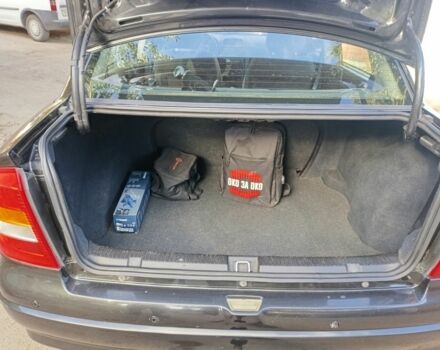 Черный Опель Астра, объемом двигателя 1.4 л и пробегом 136 тыс. км за 3900 $, фото 10 на Automoto.ua