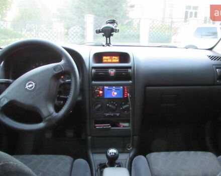 Черный Опель Астра, объемом двигателя 1.4 л и пробегом 277 тыс. км за 3300 $, фото 16 на Automoto.ua