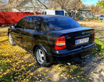 Черный Опель Астра, объемом двигателя 1.4 л и пробегом 168 тыс. км за 2450 $, фото 4 на Automoto.ua