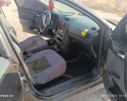 Черный Опель Астра, объемом двигателя 0 л и пробегом 290 тыс. км за 4000 $, фото 4 на Automoto.ua