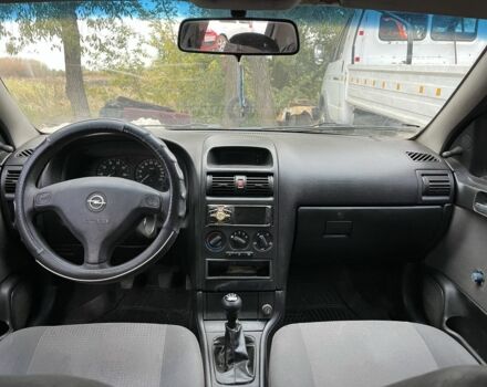 Черный Опель Астра, объемом двигателя 1.4 л и пробегом 1000 тыс. км за 2500 $, фото 2 на Automoto.ua