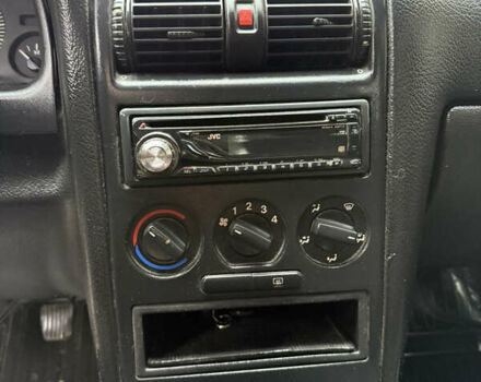 Чорний Опель Астра, об'ємом двигуна 1.4 л та пробігом 160 тис. км за 4000 $, фото 13 на Automoto.ua