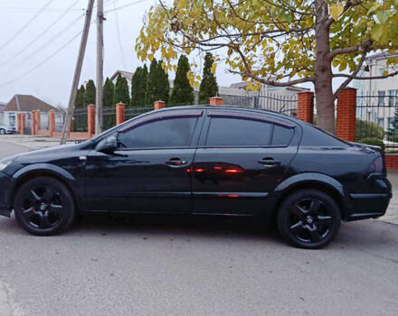 Черный Опель Астра, объемом двигателя 1.8 л и пробегом 212 тыс. км за 4999 $, фото 11 на Automoto.ua