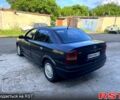 Черный Опель Астра, объемом двигателя 1.4 л и пробегом 500 тыс. км за 2500 $, фото 4 на Automoto.ua