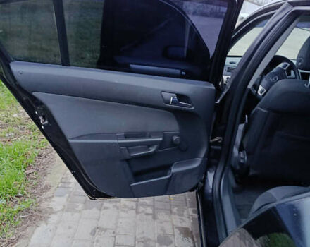 Черный Опель Астра, объемом двигателя 1.8 л и пробегом 212 тыс. км за 4999 $, фото 15 на Automoto.ua