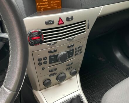 Черный Опель Астра, объемом двигателя 1.6 л и пробегом 180 тыс. км за 5200 $, фото 8 на Automoto.ua